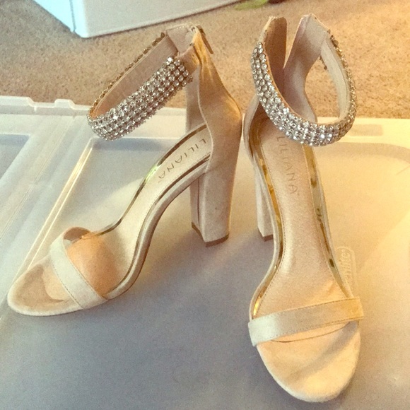 Liliana Shoes - Nude heels! Liliana Shoes - Nude heels!
